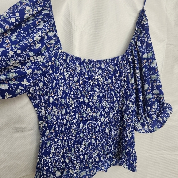 Sienna Sky blue floral cropped short sleeve top cut out in front size XL - Picture 6 of 13